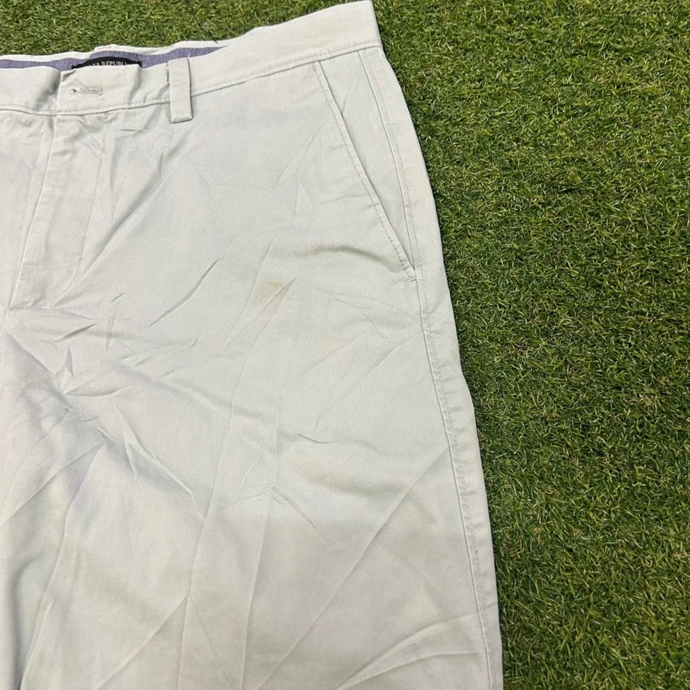 Banana Republic Aiden Short Mens 32 Light Green Sage Chino Slim Fit Flat Front